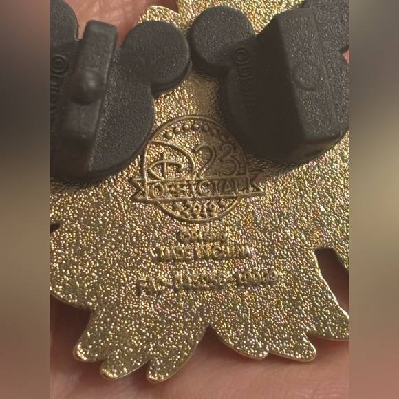 Disney D23 10th Anniversary Exclusive Gold Member Pin Sebastian Little Mermaid - Picture 4 of 4